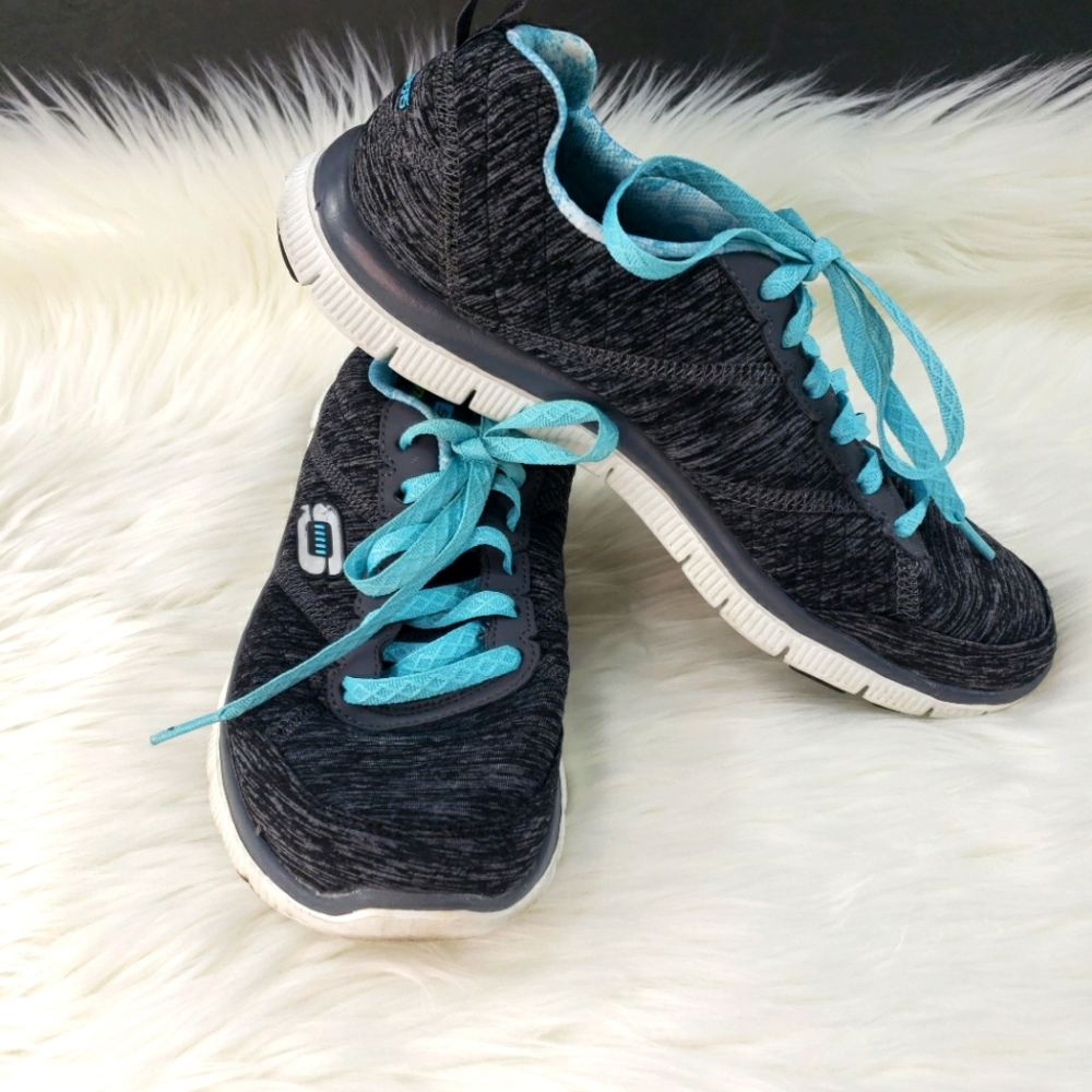 Sketchers Lite Weight Air Cooled Memory Foam Women's Shoes Size 8 Aqua/Grey